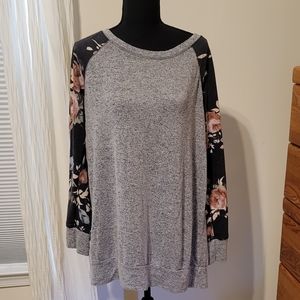 Women's Pink Clover Grey Sweater with Roses on Sleeves - Size XL